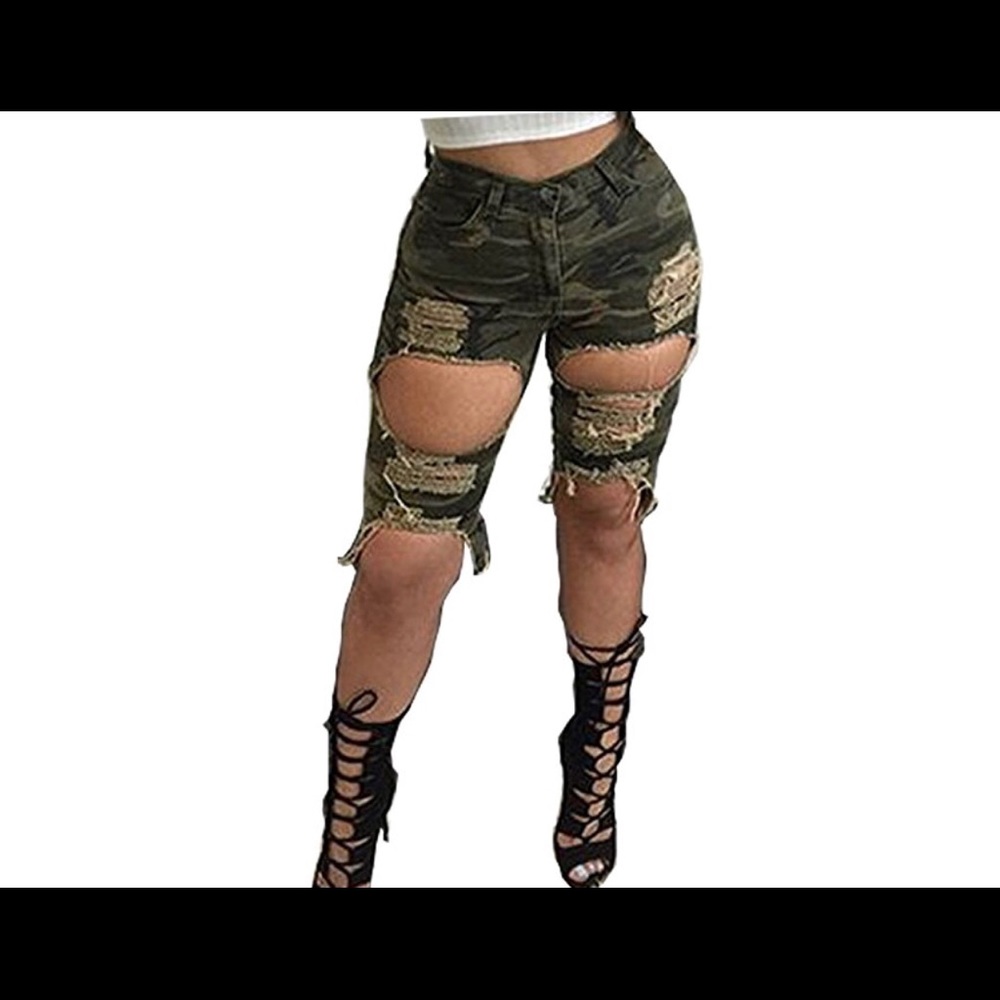 Camo bermuda shorts